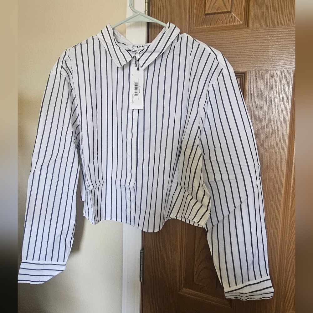 The New 2nd — Women's White Button-Down Shirt with Navy Stripe